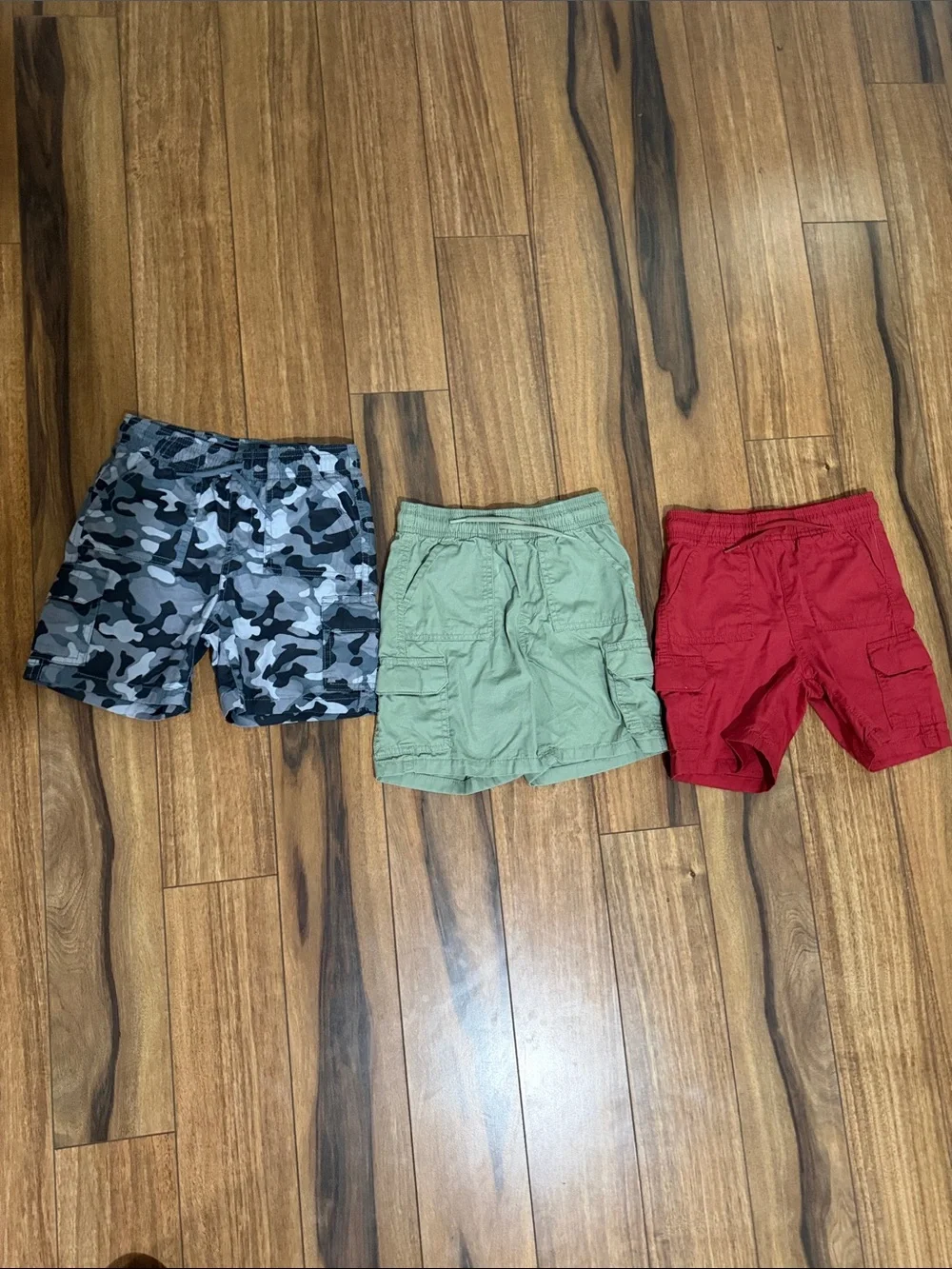The Children's Place Cargo Shorts Trio - Red, Sage, Gray Camo